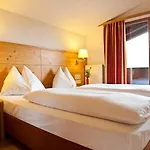 Hotel Hotel Gasthof Mitteregger -Best Place In Town With Summercard And Breakfast