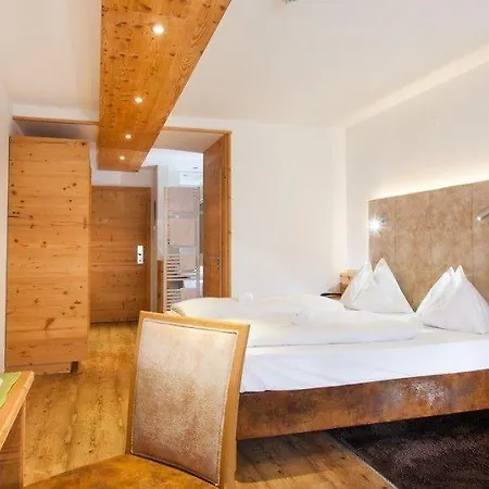 Mitteregger -best Place In Town With Summercard And Breakfast Hotel