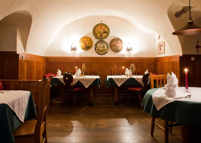 Hotel Mitteregger - Place In Town