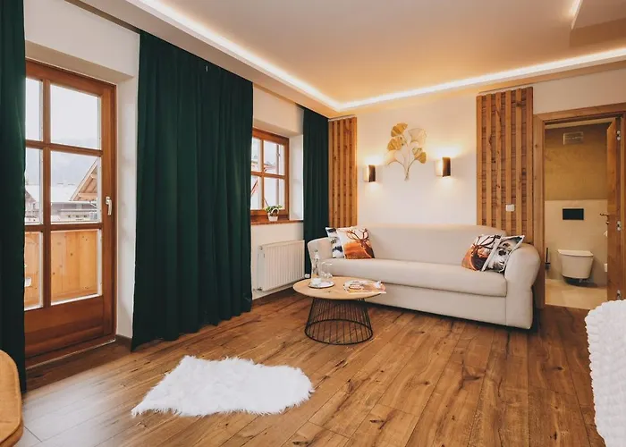 Mitteregger - Place In Town Kaprun