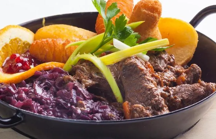 Mitteregger - Place In Town Kaprun