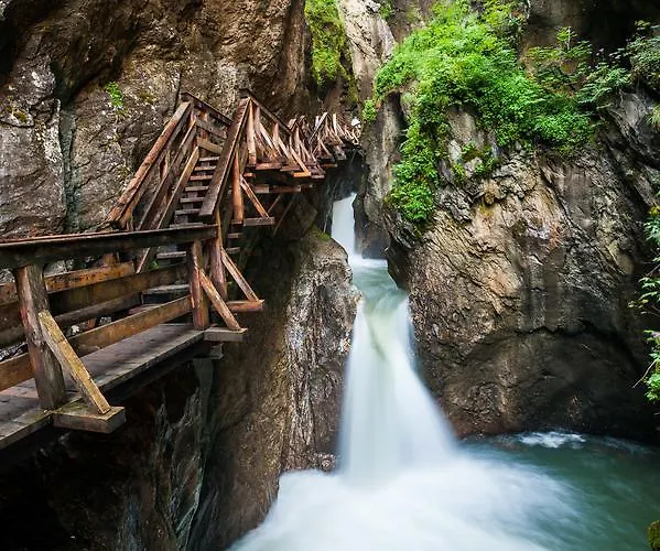 Mitteregger - Place In Town Hotel 3*